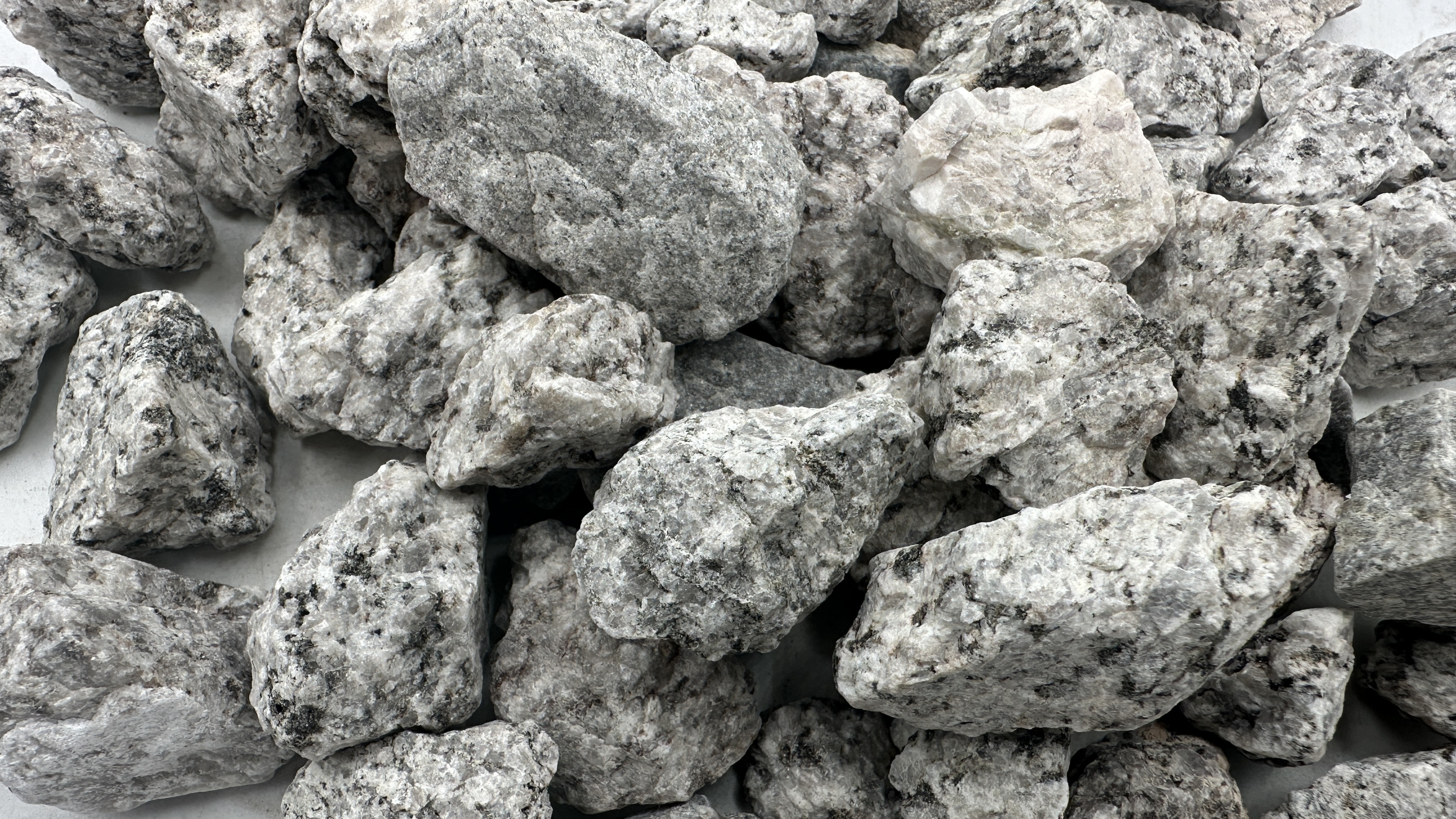1" Screened Mineral Grey Decorative Landscaping Gravel Rocks